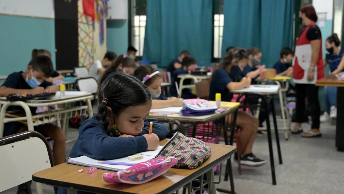 Regreso a clases con foco en la conmemoración de los 40 años de democracia