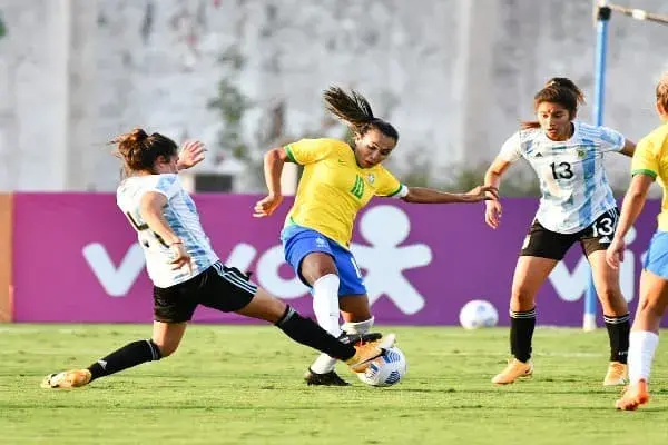 La Selección Argentina de fútbol femenino cayó ante Brasil en un amistoso