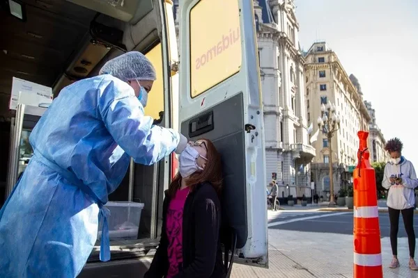 Coronavirus en Argentina: registraron 5.328 nuevos casos y 194 muertes | Foto: NA