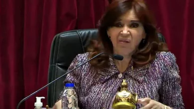 La presidenta del Senado, Cristina Kirchner, se mofó de los legisladores opositores que la interrumpían.