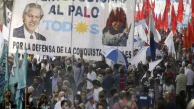 Hubo manifestaciones en todo el país. La movilización central se desarrolló en Plaza de Mayo. La titular de la Asociación Madres de Plaza de Mayo exhortó al Gobierno a no pagar la deuda externa.