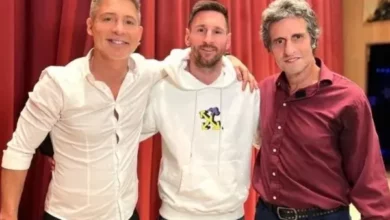 Messi fue al teatro, se subió al escenario y se llevó una ovación