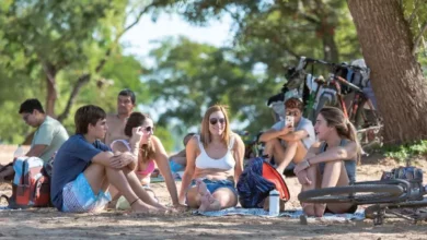 Los nicoleños siguen disfrutando de las tardes de sol en El Arenal