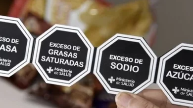 busca "garantizar el derecho a la salud y a una alimentación saludable