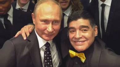 Diego Armando Maradona junto a Vladimir Putin.