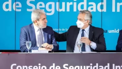 El ministro de Seguridad, Aníbal Fernández, junto al presidente, Alberto Fernández.