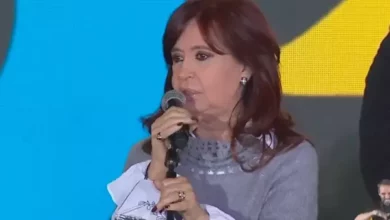 Cristina Kirchner analizó dos tapas del diairo Clarín.