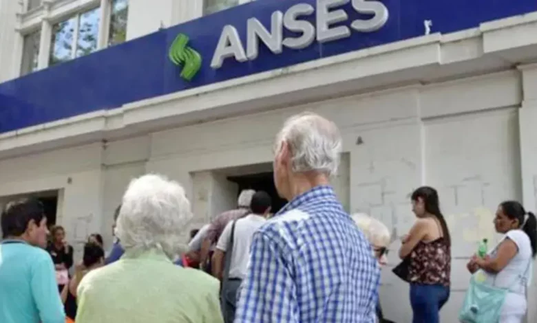 Jubilaciones y pensiones: quiénes cobran este lunes 12 de septiembre