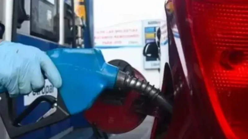 Los combustibles aumentan 4% en enero y se posterga la suba de impuestos