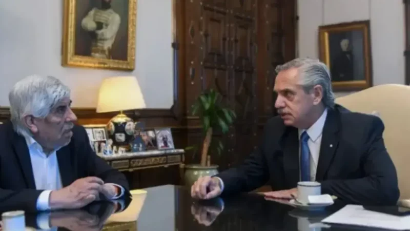 Fernández recibió a Hugo Moyano y le ratificó su voluntad de seguir "creando empleo registrado"