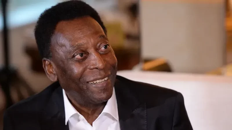 "Diego está sonriendo", escribió Pelé para resaltar el triunfo de la Selección