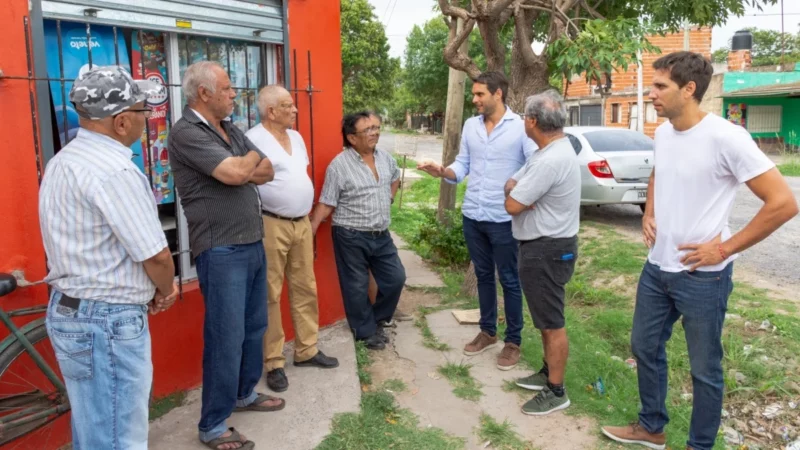 Passaglia recorrió barrio Moreno junto a los vecinos y confirmó la obra de pavimento