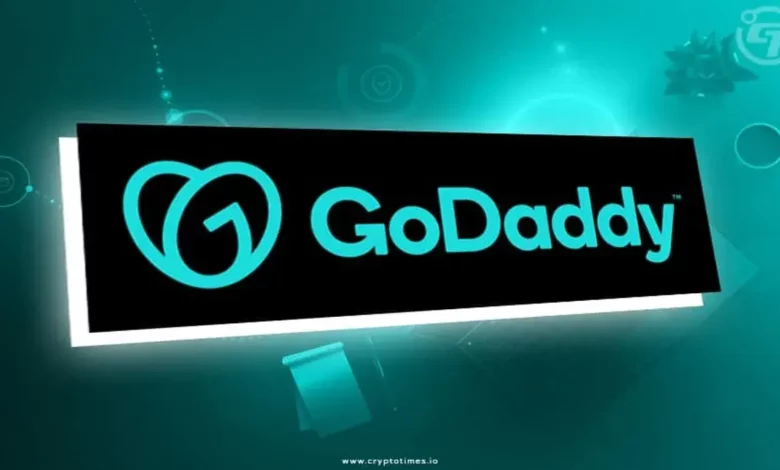 GoDaddy, líder mundial en registro de dominios, no aceptará más transacciones en pesos argentinos a partir de junio. Todos los pagos serán en dólares