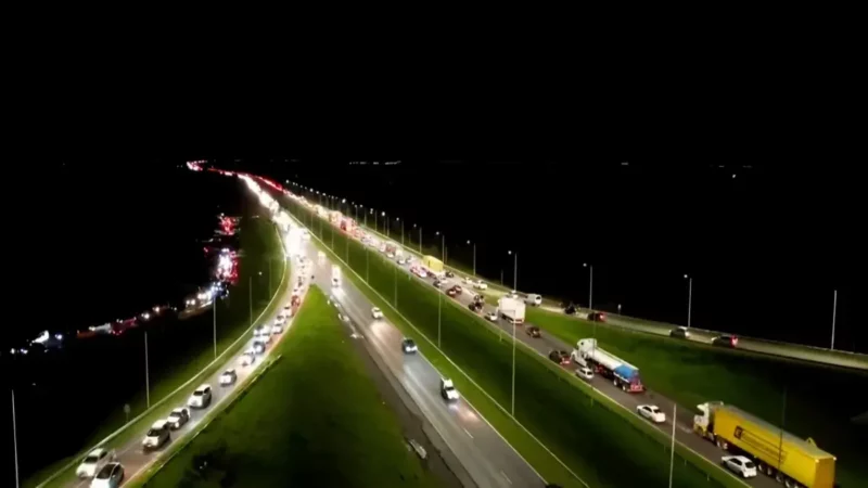 Caos de tránsito en la Autopista Rosario-Buenos Aires tras el partido de Rosario Central en San Nicolás por Copa Argentina