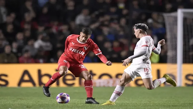 Independiente y Argentinos Jrs. empatan 2 a 2 en partido de infarto