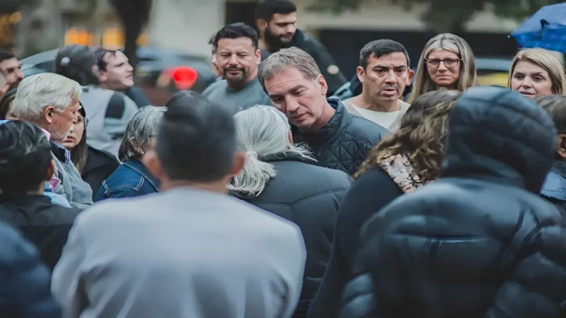 Diego Santilli recorre La Matanza y critica la gestión de Kicillof en seguridad y educación.