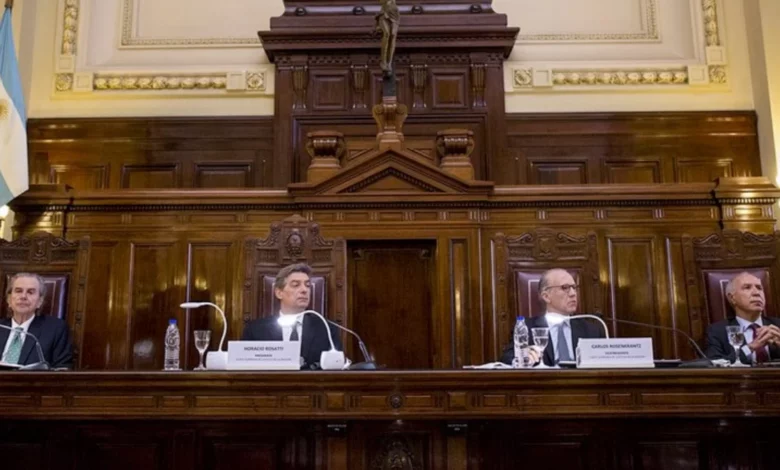 Se presenta demanda para impugnar reelección de intendentes en Buenos Aires y suspender PASO. Caso en manos de la Corte Suprema