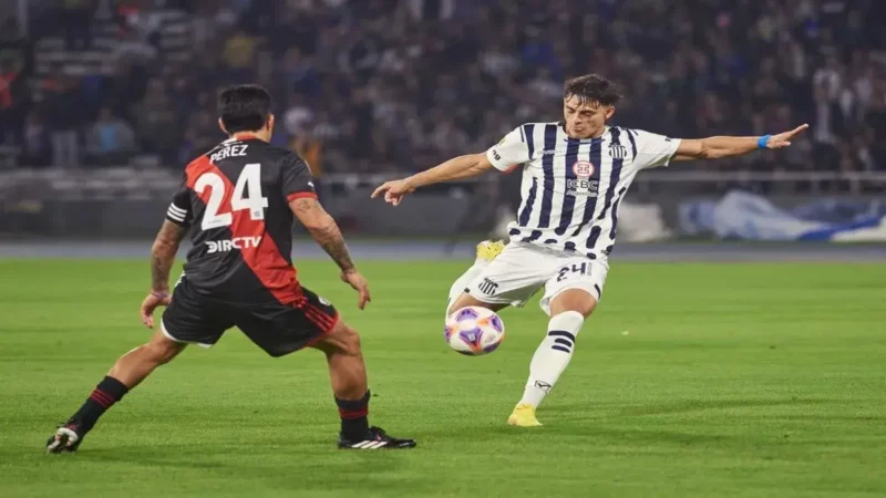 River Plate cae 2-1 ante un inspirado Talleres en un partido lleno de sorpresas