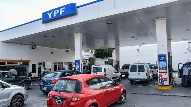 YPF y Puma anuncian aumento del 4% en combustibles: Impacto en los bolsillos de los consumidores