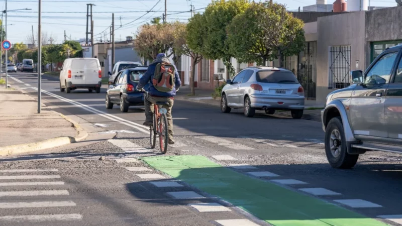 La Municipalidad de San Nicolás demarca ciclovías para brindar seguridad y acceso ágil al centro. Promovemos el uso de bicicletas y una vida saludable