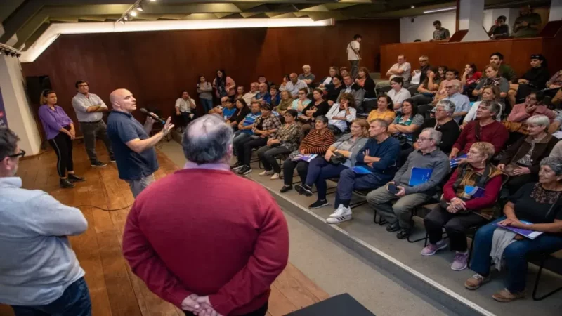 Más de 200 personas acceden a jubilación gracias a Plan de Pagos Previsional. Santiago Fraschina y concejales del Frente de Todos presentes en San Nicolás