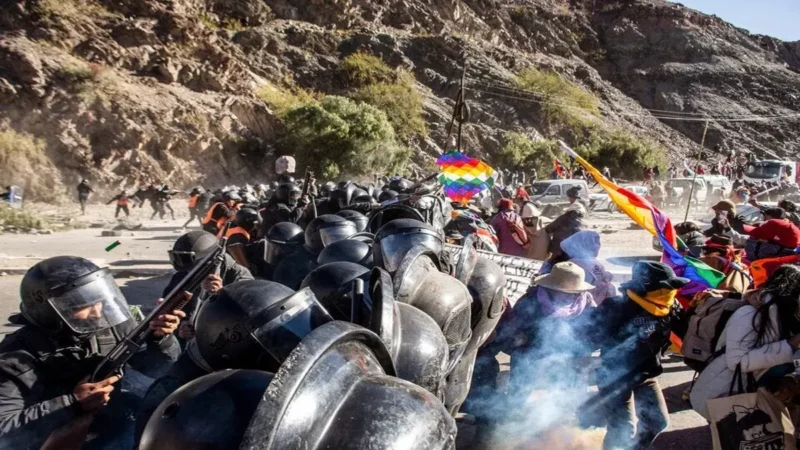 Represión policial durante protesta en Jujuy