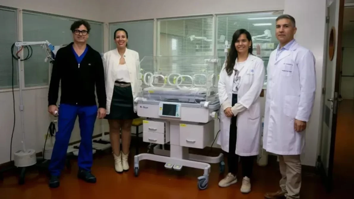 Entrega de equipamiento médico al Hospital San Felipe