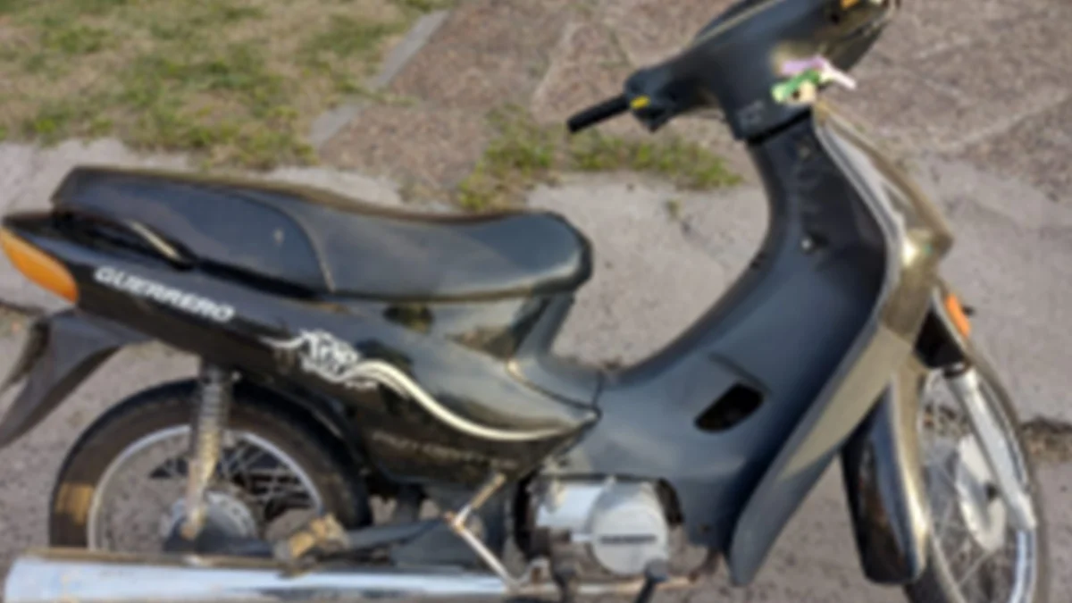 Motocicletas secuestradas durante el operativo policial en la calle Lavalle y Olleros, remitidas al corralón municipal.