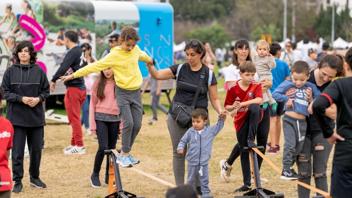 Un parque de juegos sin igual: Diversión para todos en la Costanera Alta