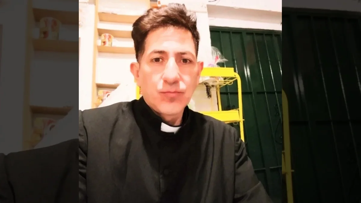 El vicario Juan Eduardo Jotayan enfrentó al delincuente y se agarró a "trompadas limpias"